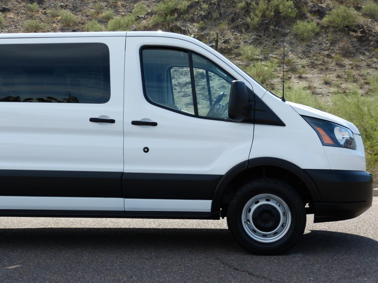 Ford Transit 350 Wagon Low Roof XLT w/Sliding Pass. 148-in. WB 2019