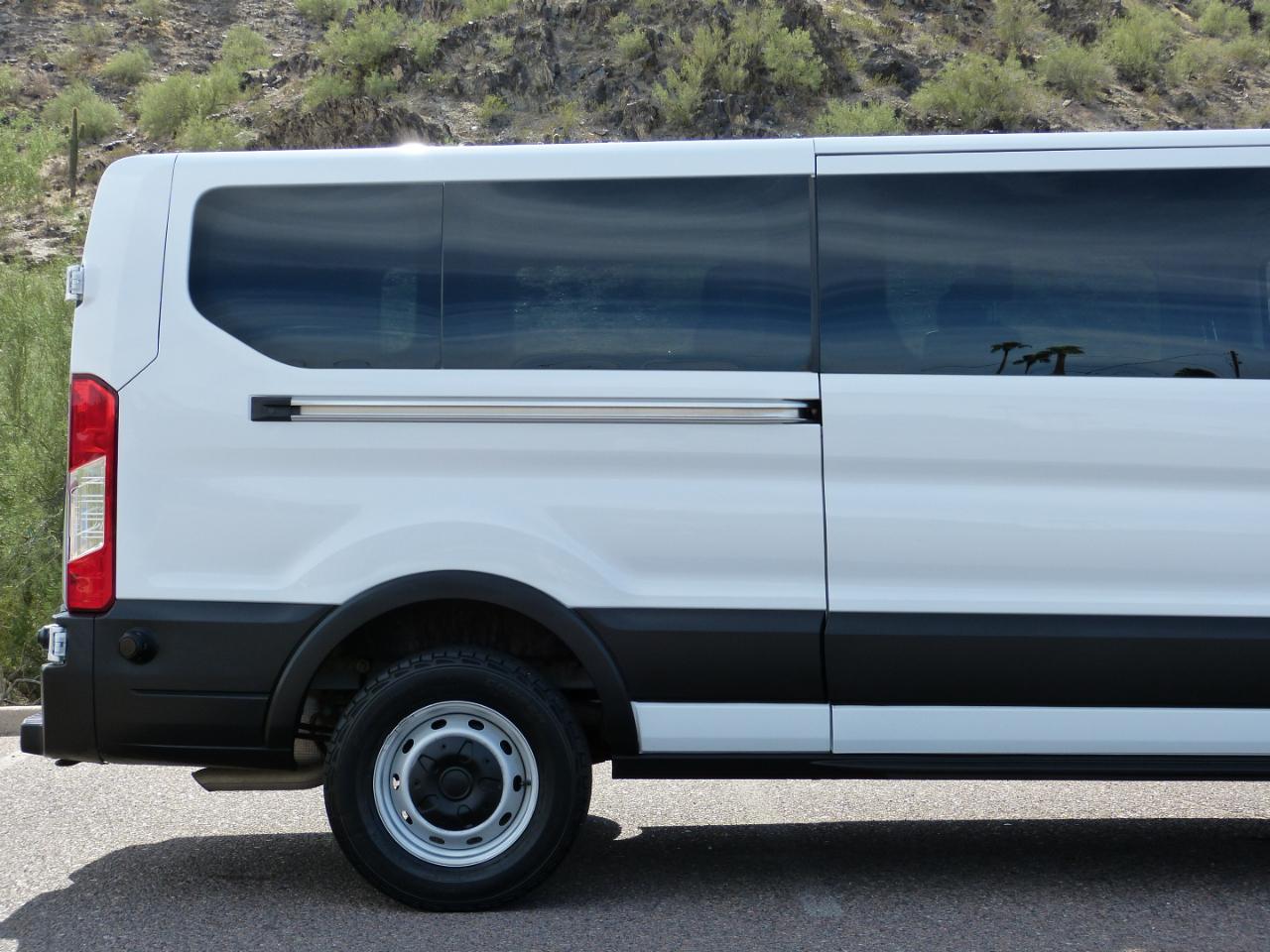 Ford Transit 350 Wagon Low Roof XLT w/Sliding Pass. 148-in. WB 2019