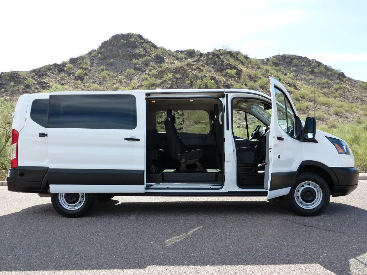 Ford Transit 350 Wagon Low Roof XLT w/Sliding Pass. 148-in. WB 2019