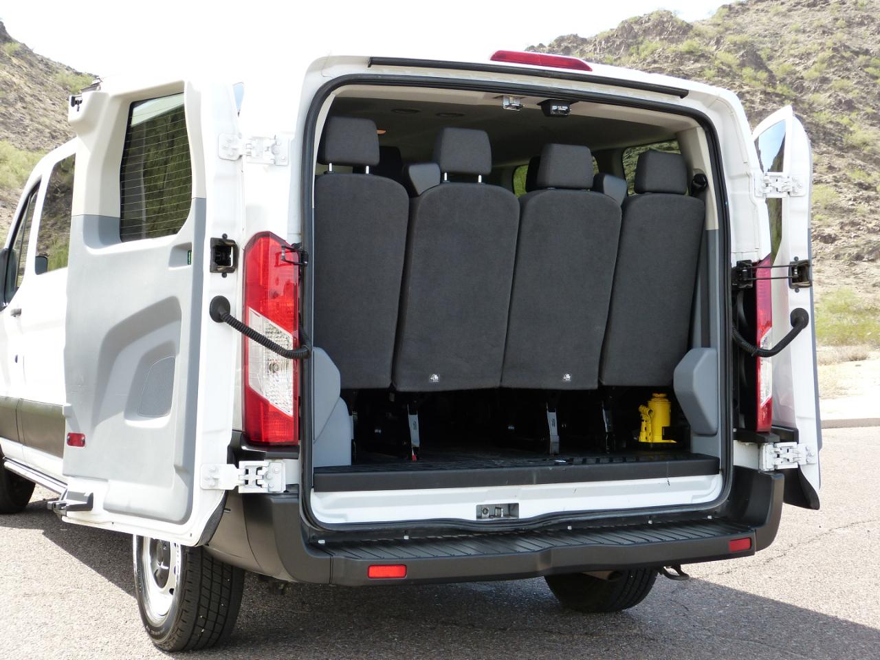 Ford Transit 350 Wagon Low Roof XLT w/Sliding Pass. 148-in. WB 2019