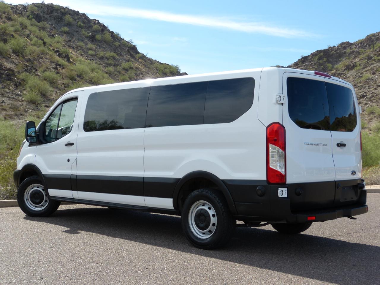 Ford Transit 350 Wagon Low Roof XLT w/Sliding Pass. 148-in. WB 2019