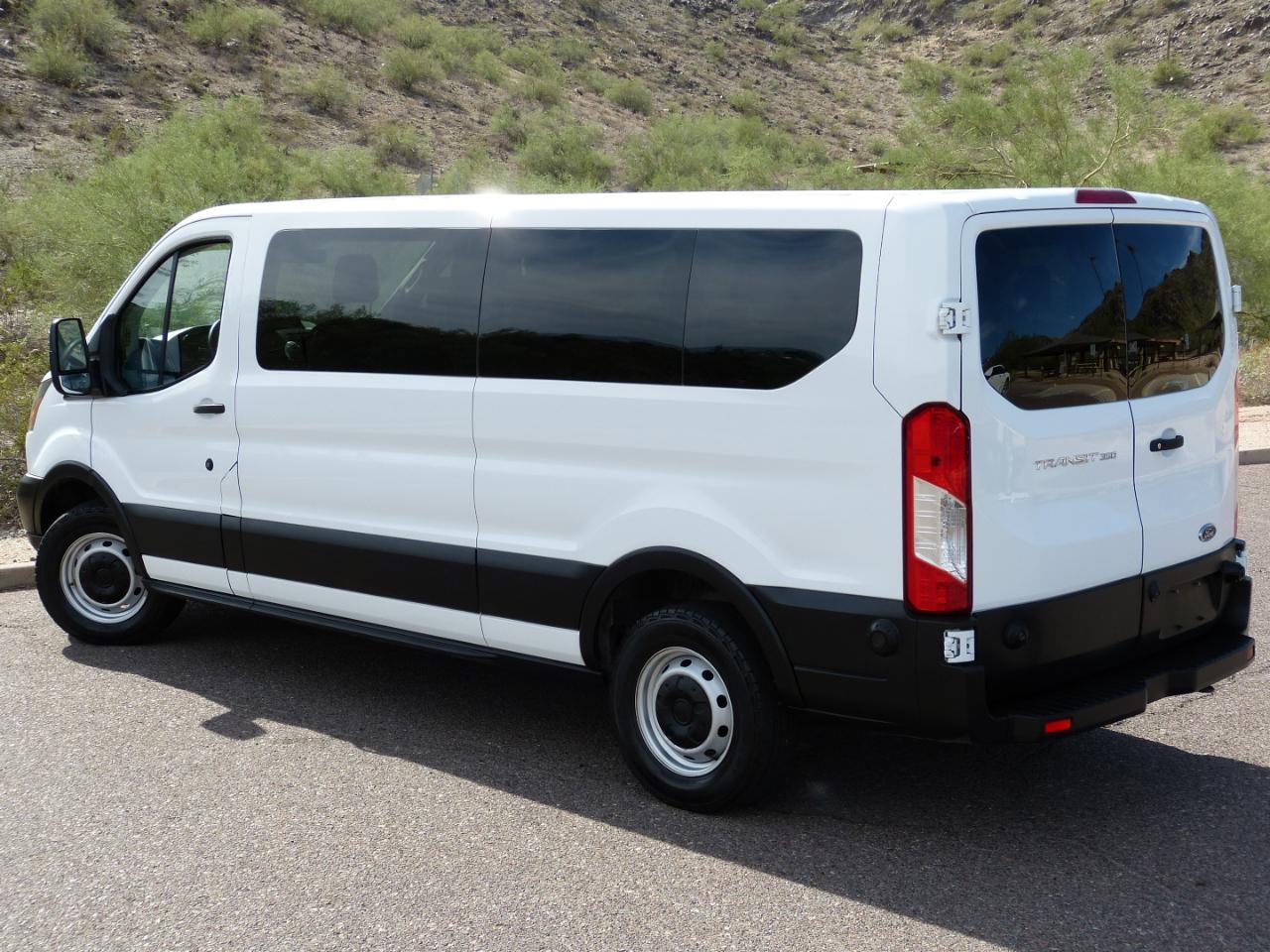 Ford Transit 350 Wagon Low Roof XLT w/Sliding Pass. 148-in. WB 2019