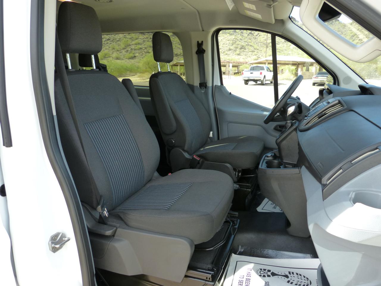 Ford Transit 350 Wagon Low Roof XLT w/Sliding Pass. 148-in. WB 2019
