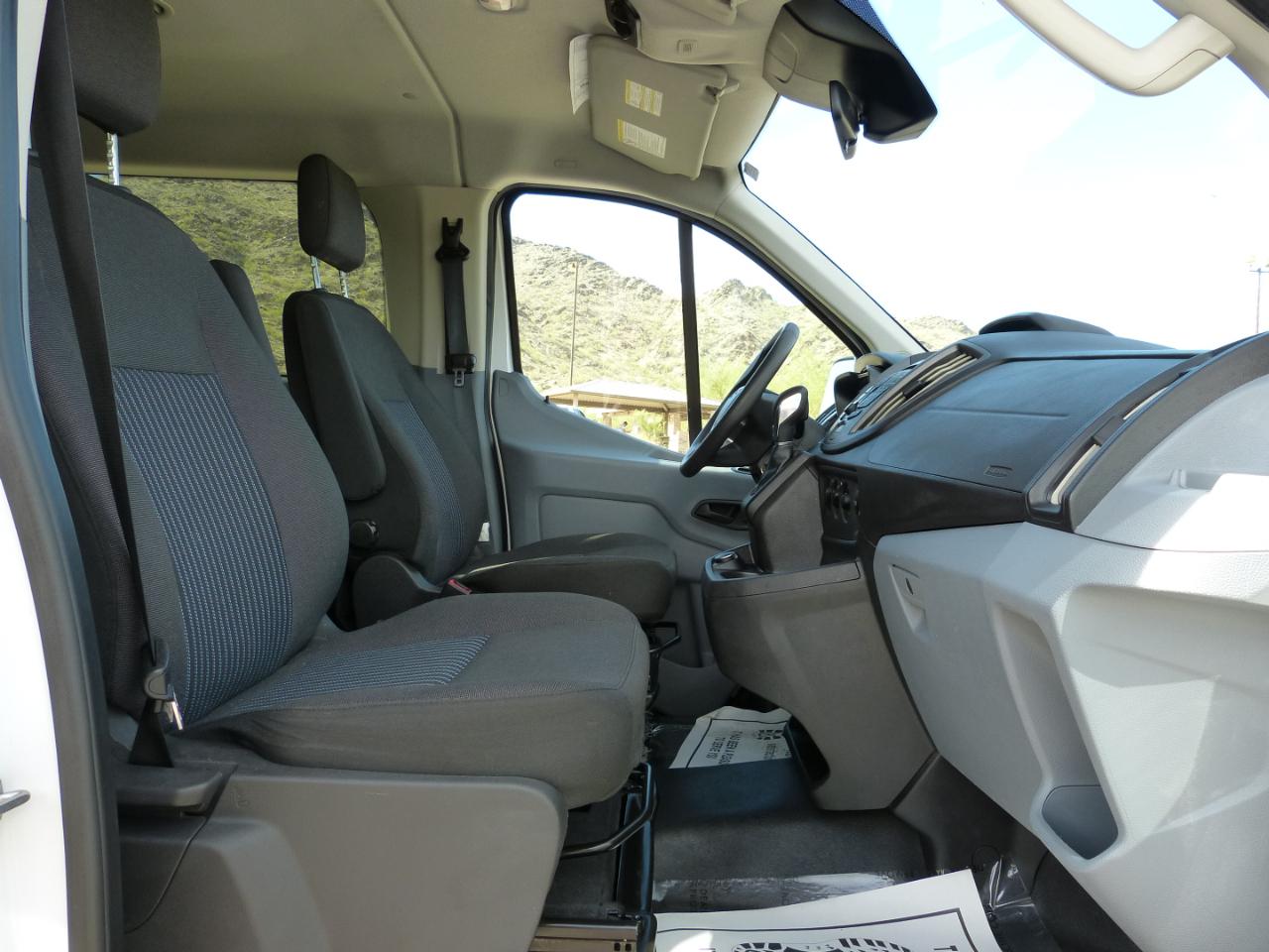 Ford Transit 350 Wagon Low Roof XLT w/Sliding Pass. 148-in. WB 2019