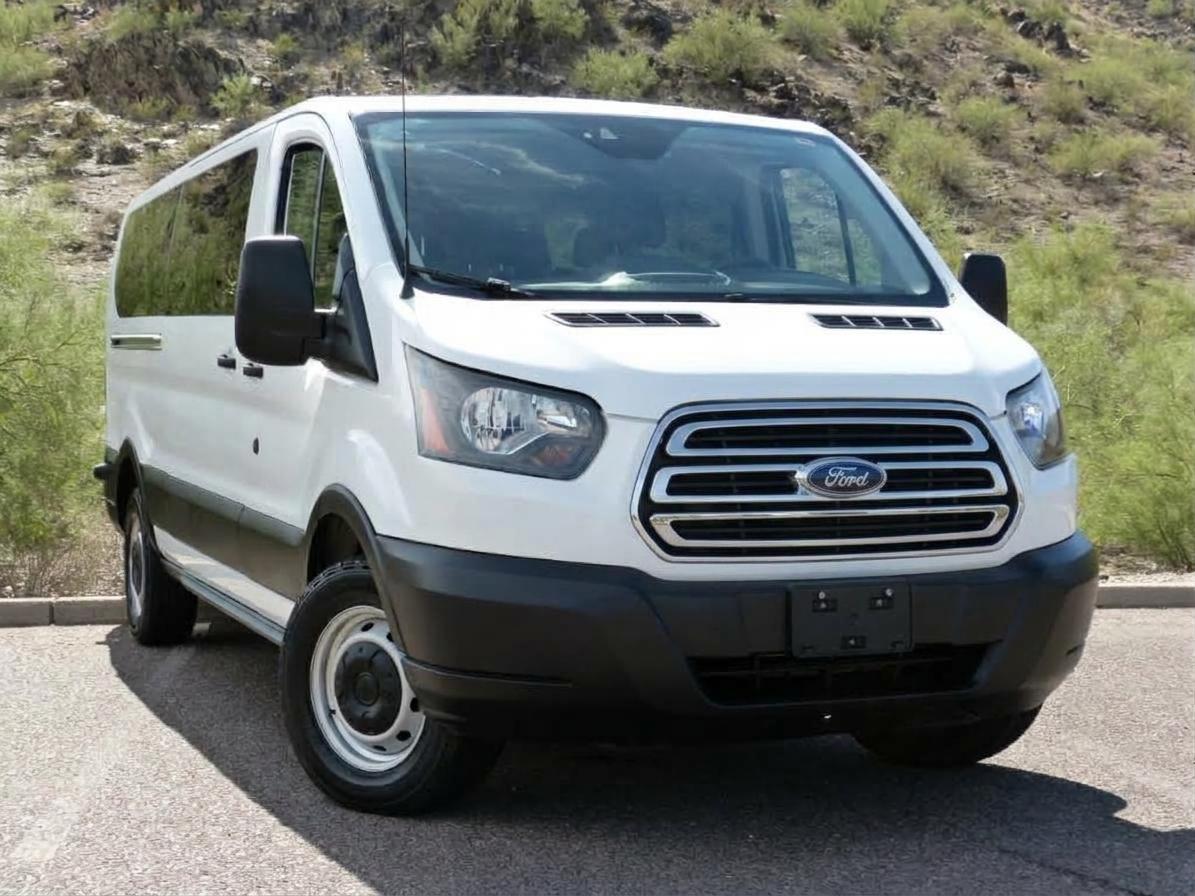 Ford Transit photo 2