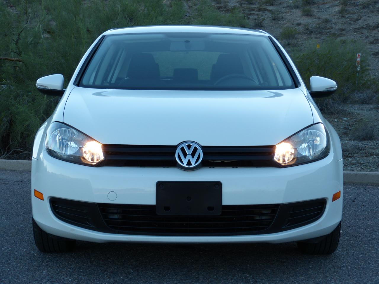 Volkswagen Golf 2.5L 4-Door 2011