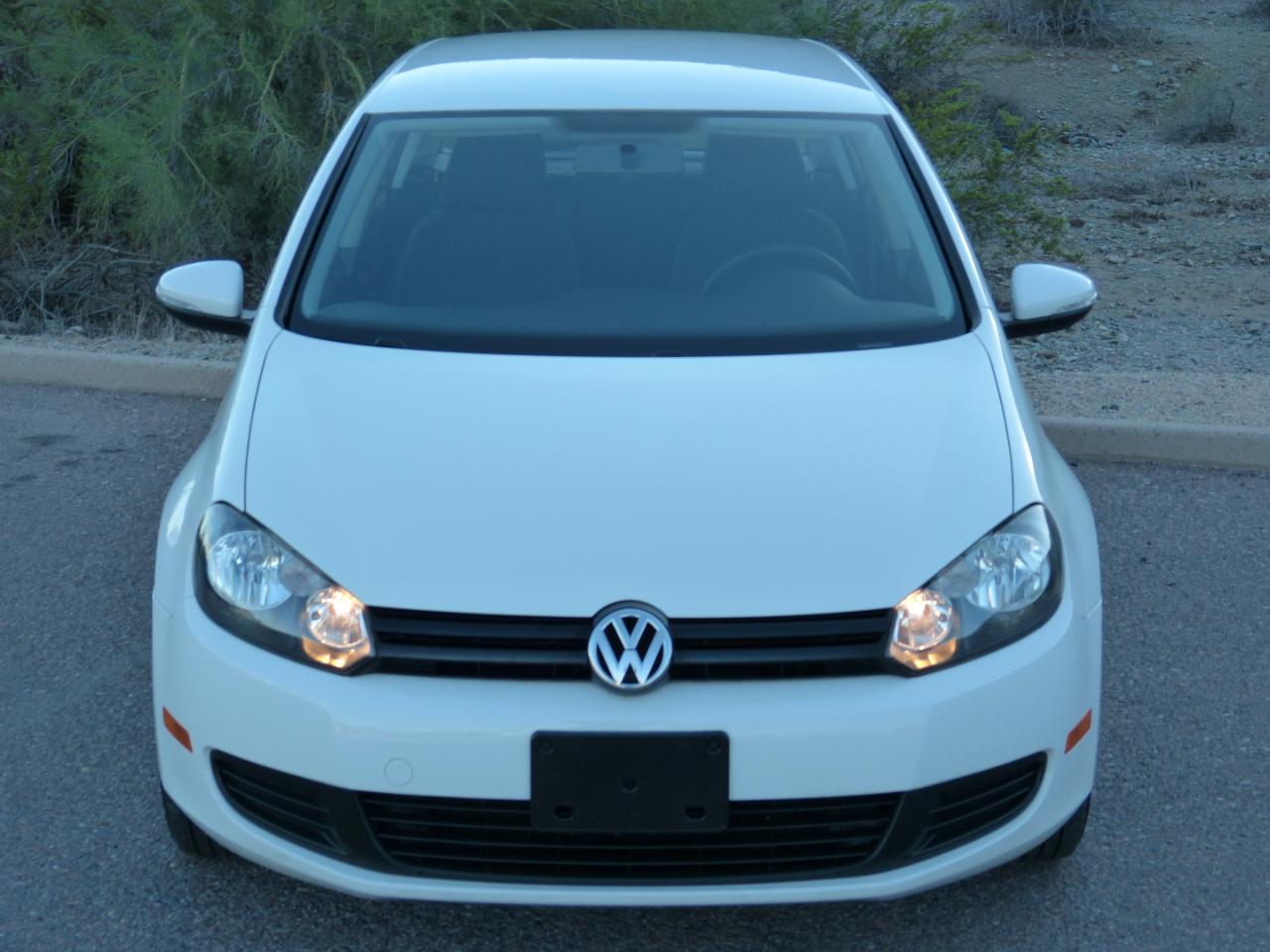 Volkswagen Golf 2.5L 4-Door 2011