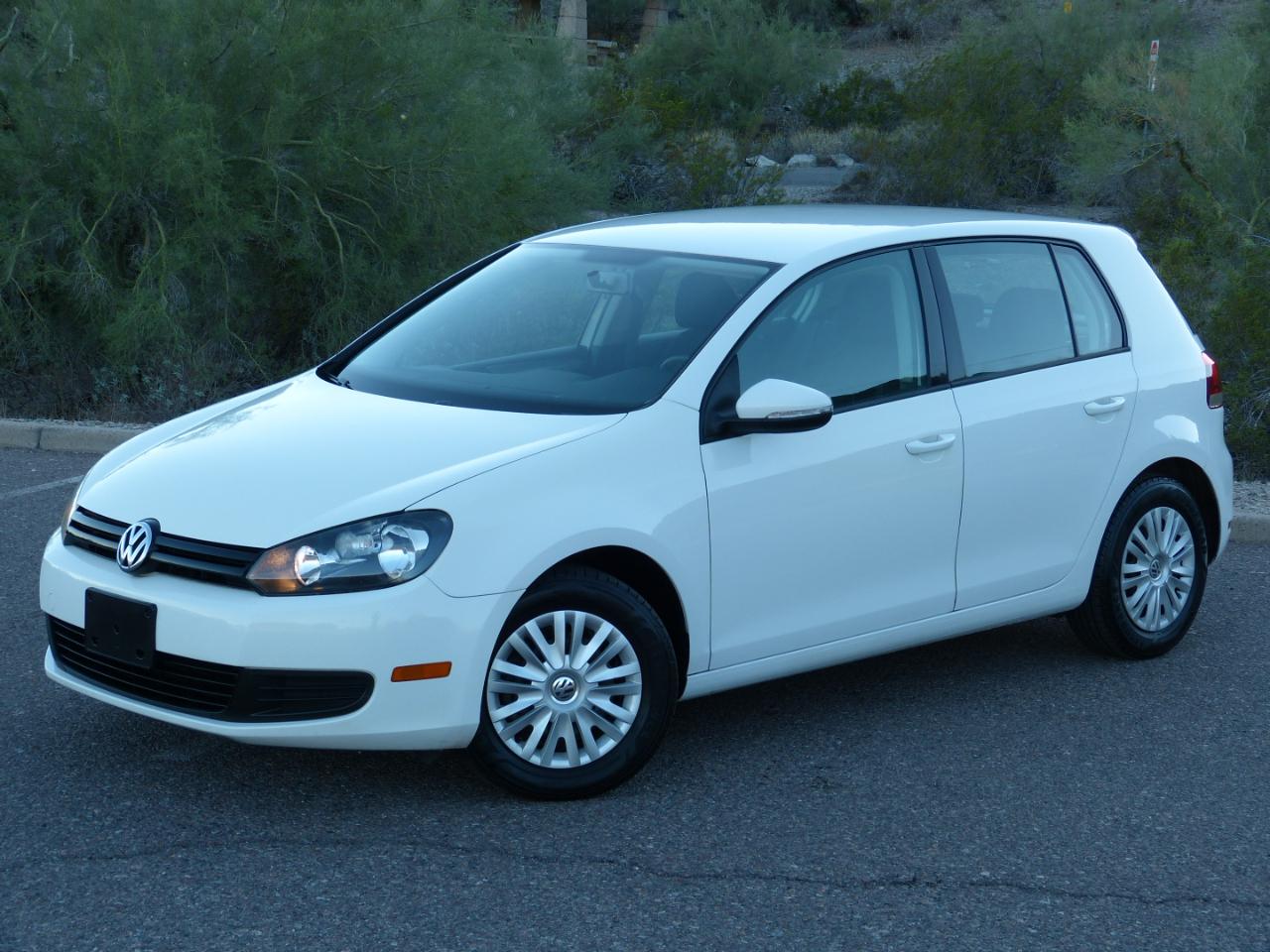 Volkswagen Golf 2.5L 4-Door 2011
