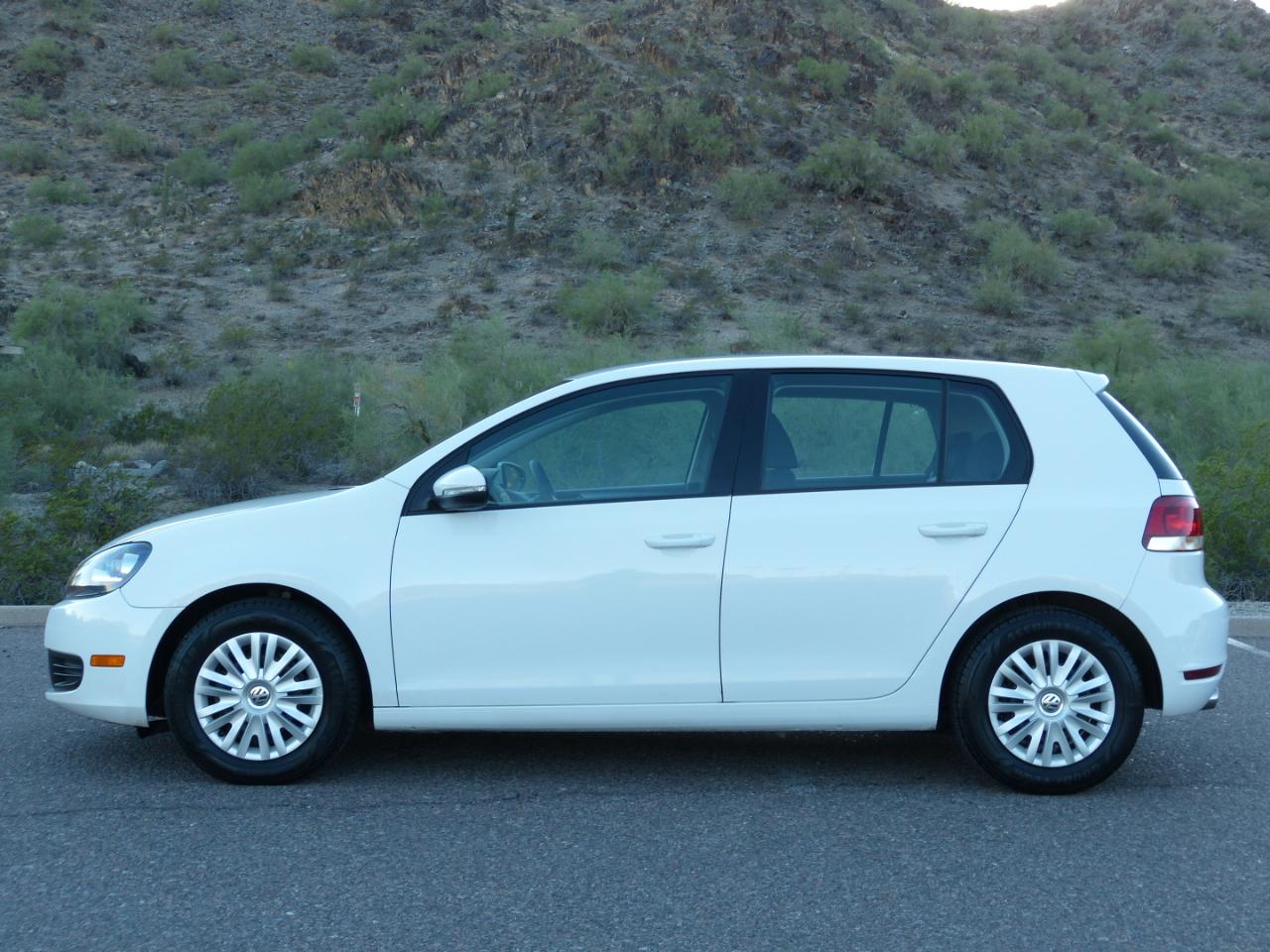Volkswagen Golf 2.5L 4-Door 2011
