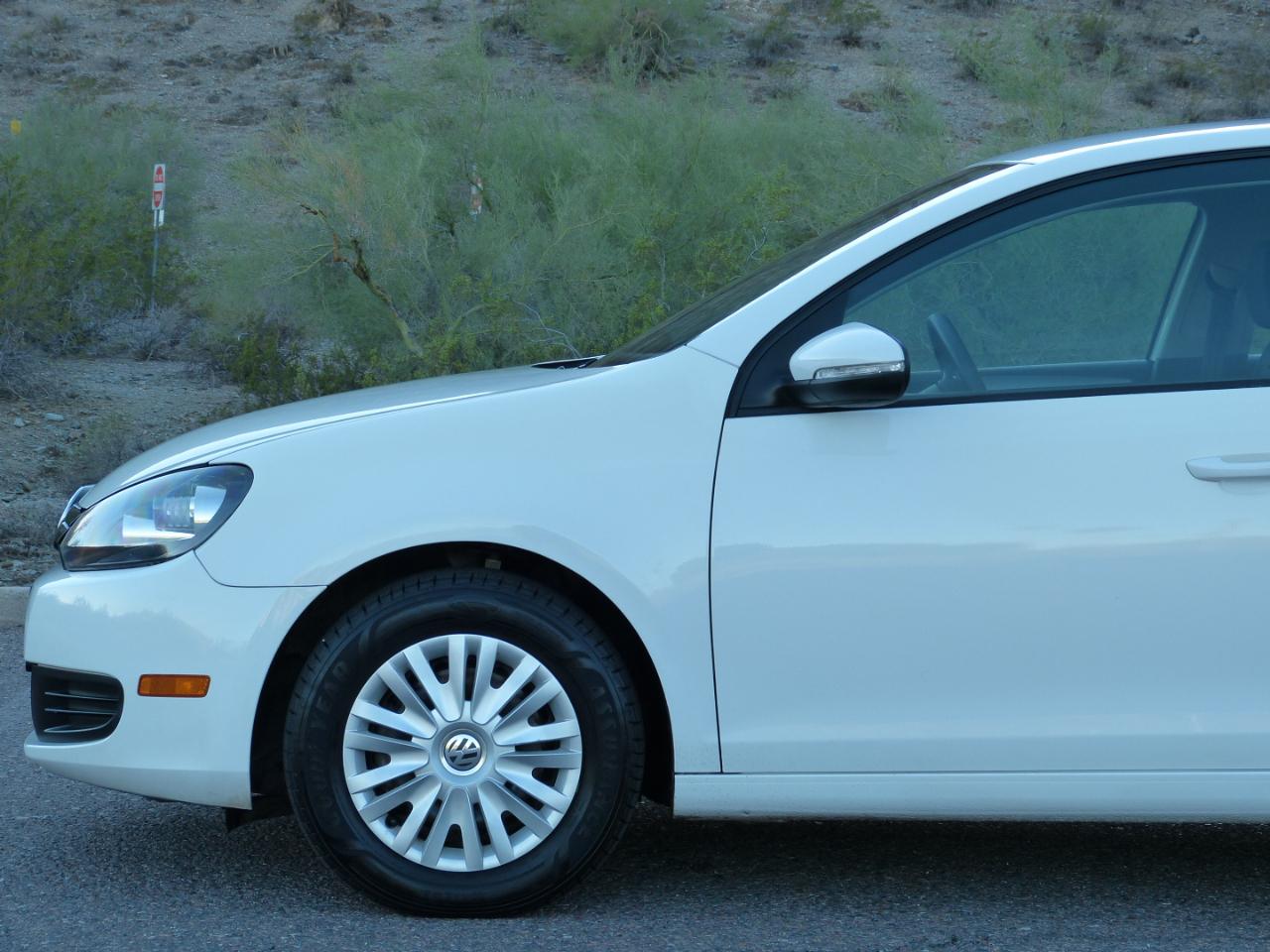 Volkswagen Golf 2.5L 4-Door 2011