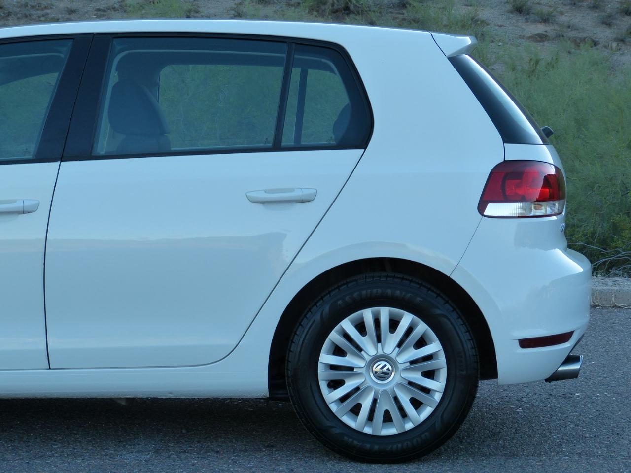 Volkswagen Golf 2.5L 4-Door 2011