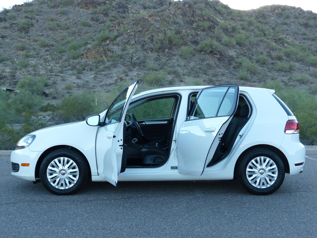 Volkswagen Golf 2.5L 4-Door 2011