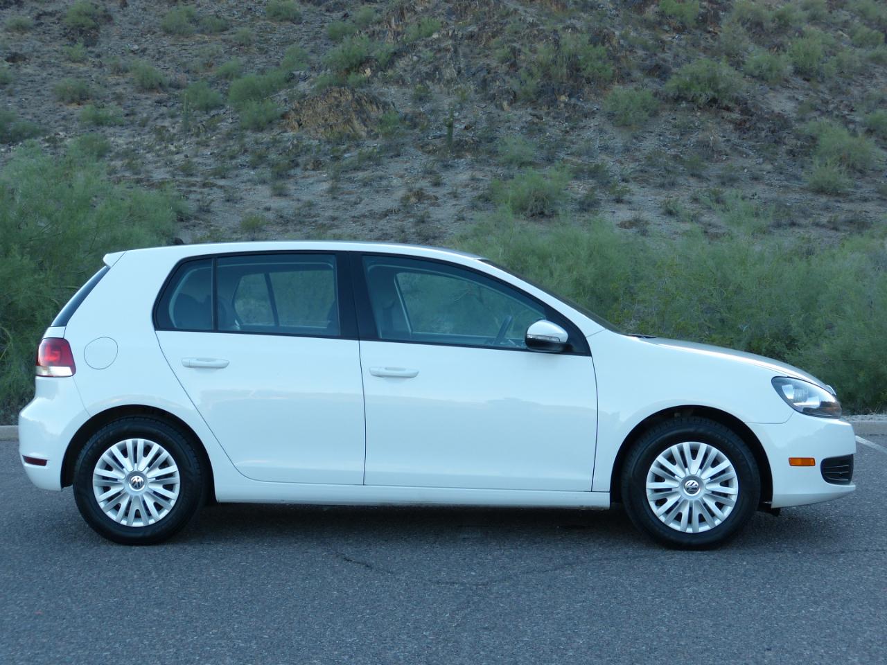 Volkswagen Golf 2.5L 4-Door 2011