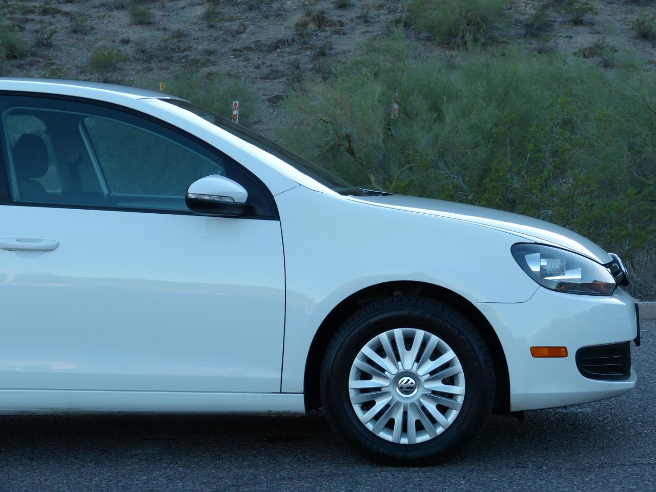 Volkswagen Golf 2.5L 4-Door 2011