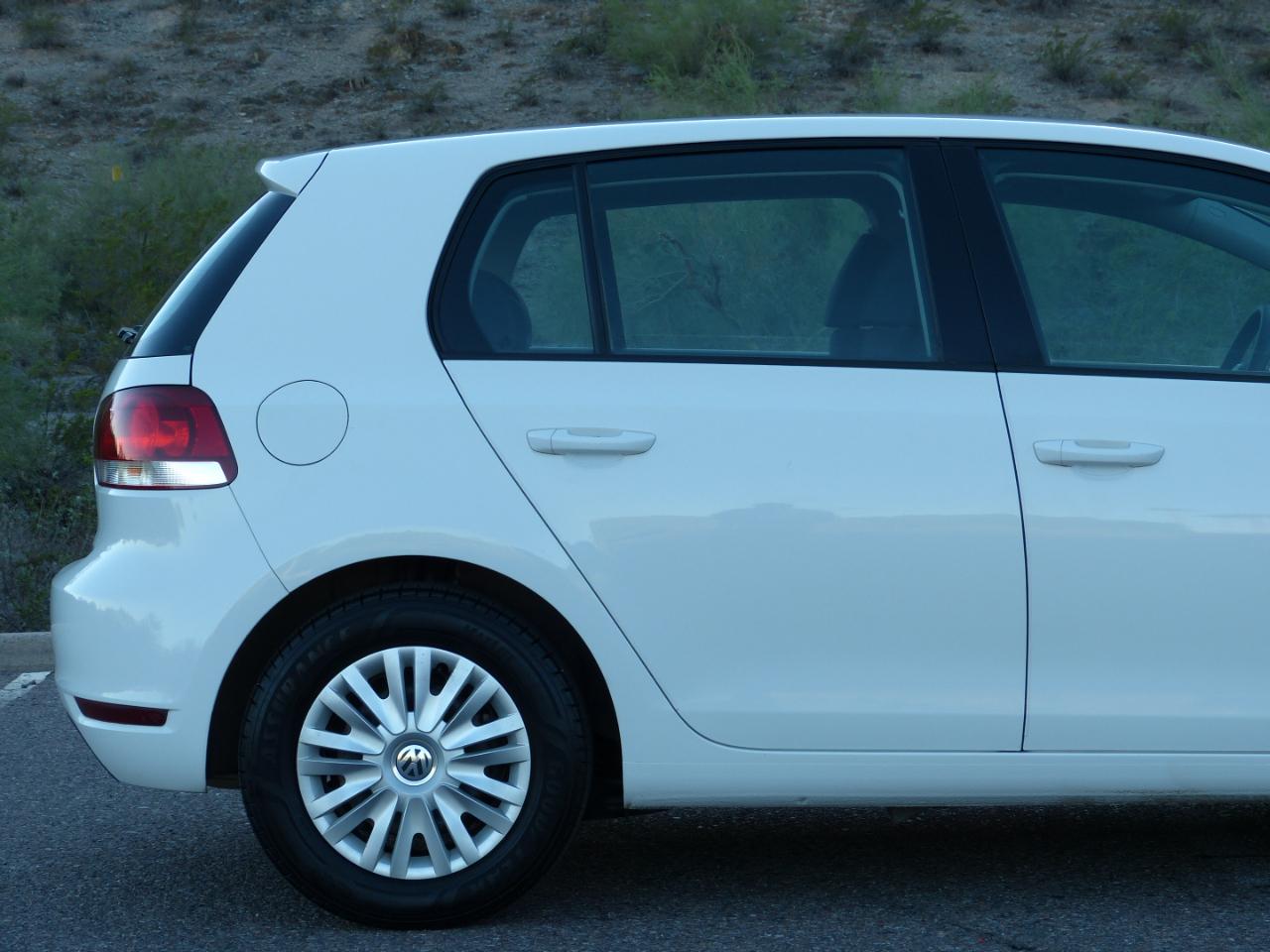 Volkswagen Golf 2.5L 4-Door 2011