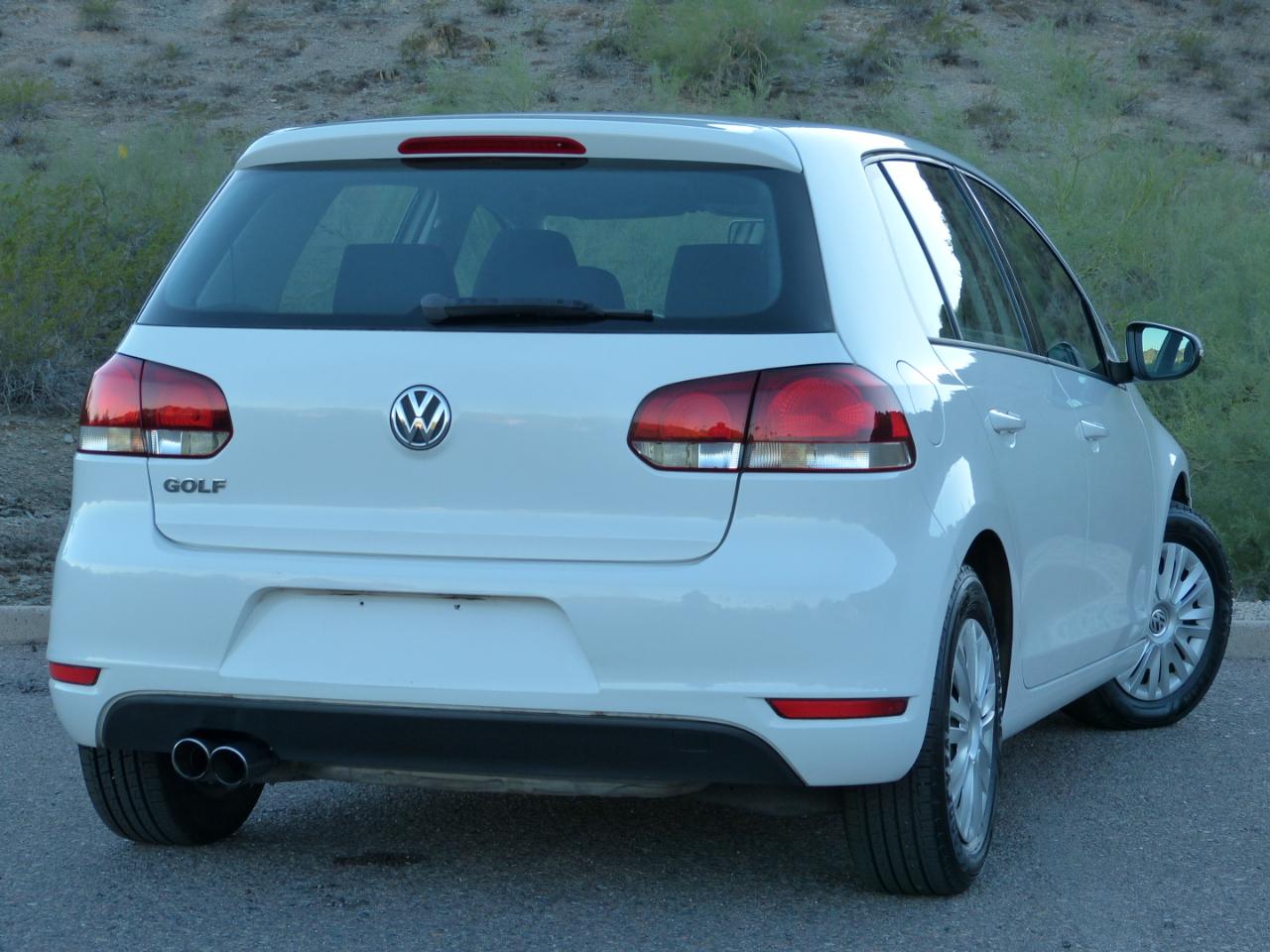 Volkswagen Golf 2.5L 4-Door 2011