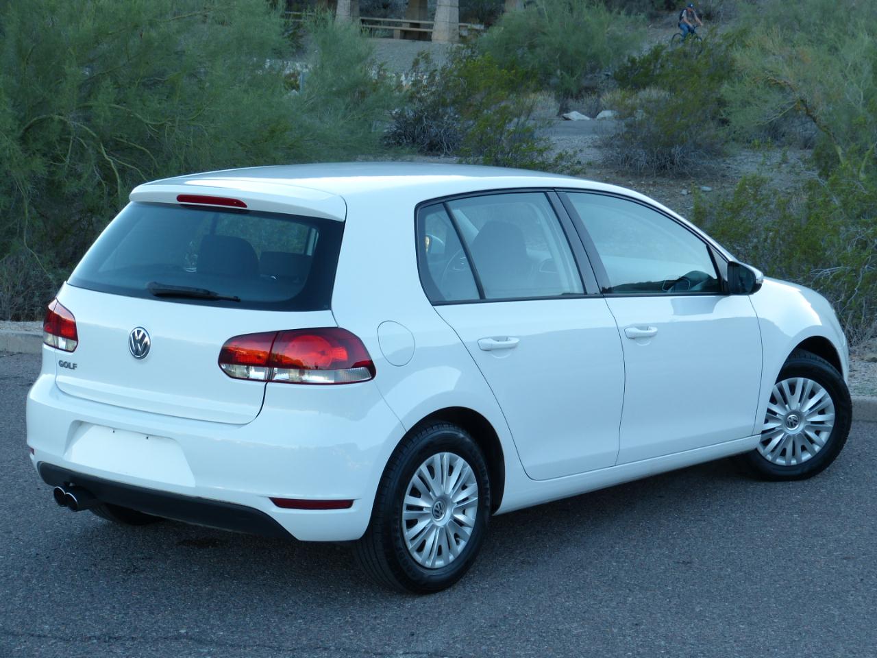 Volkswagen Golf 2.5L 4-Door 2011