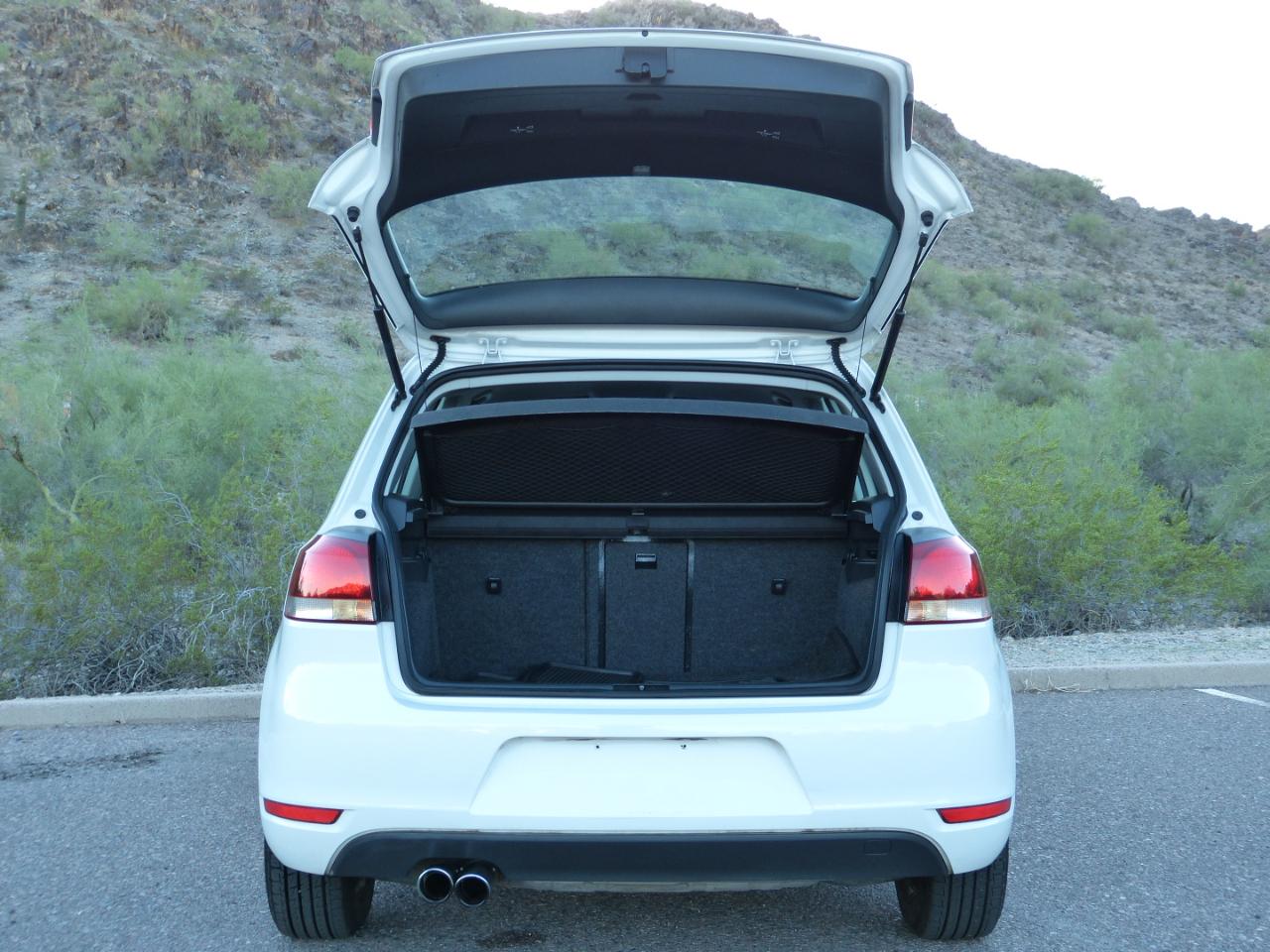 Volkswagen Golf 2.5L 4-Door 2011