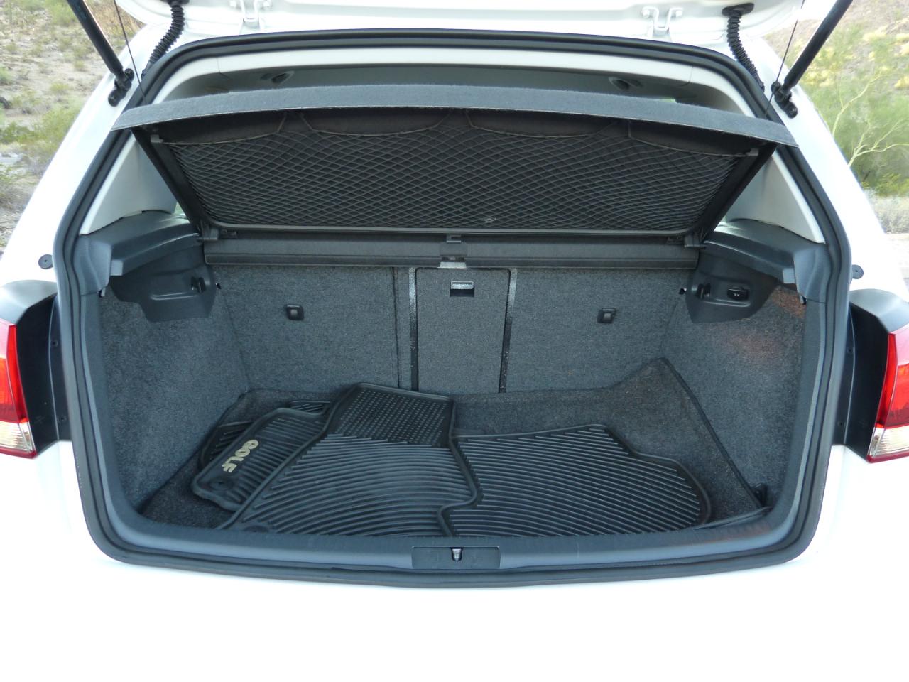 Volkswagen Golf 2.5L 4-Door 2011
