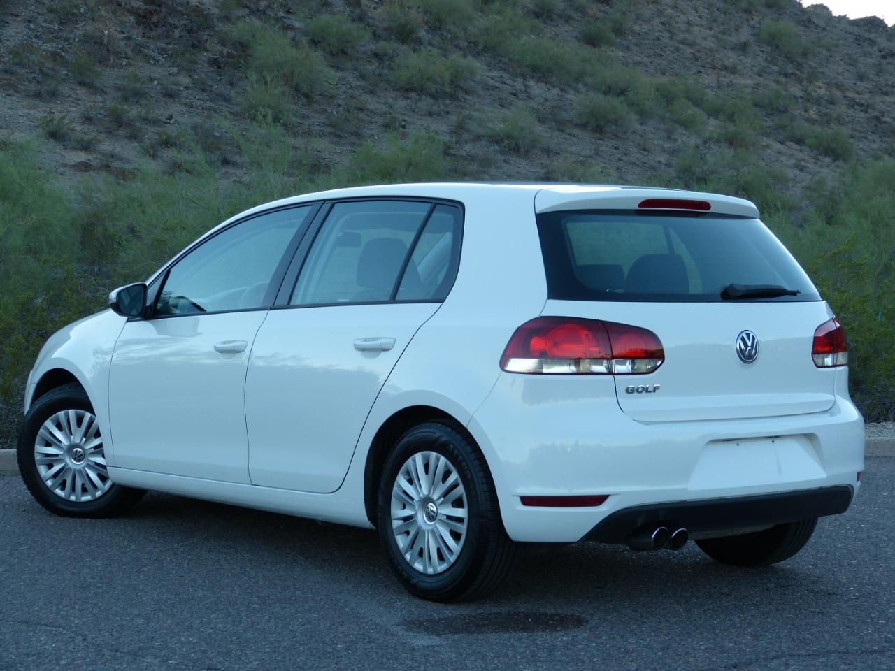 Volkswagen Golf 2.5L 4-Door 2011