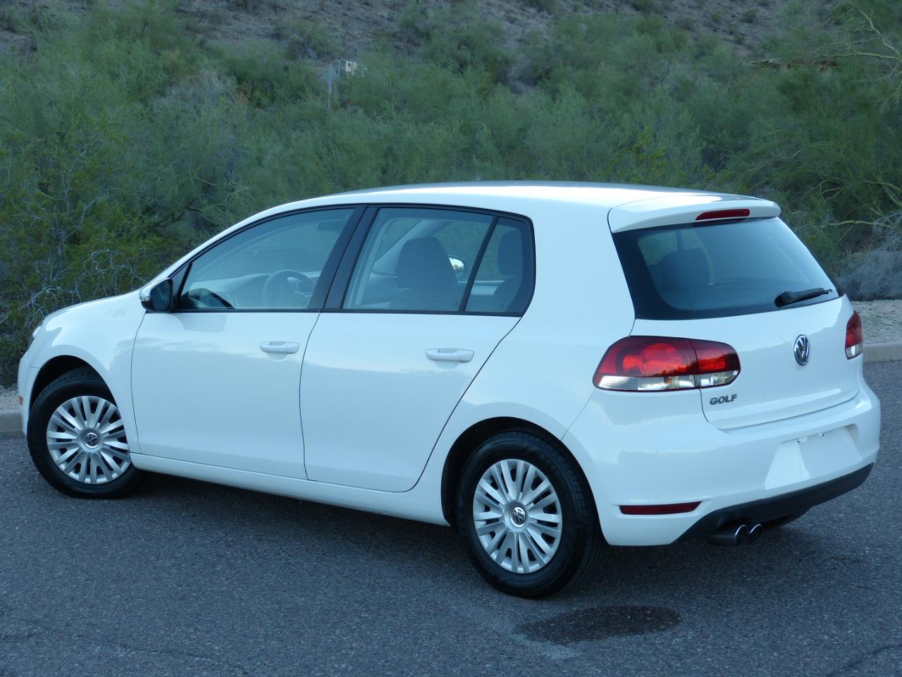 Volkswagen Golf 2.5L 4-Door 2011