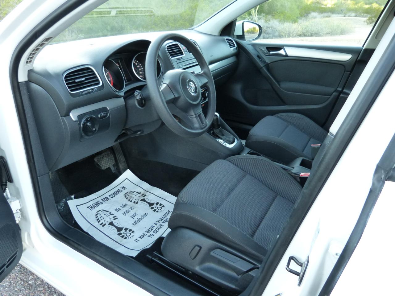 Volkswagen Golf 2.5L 4-Door 2011