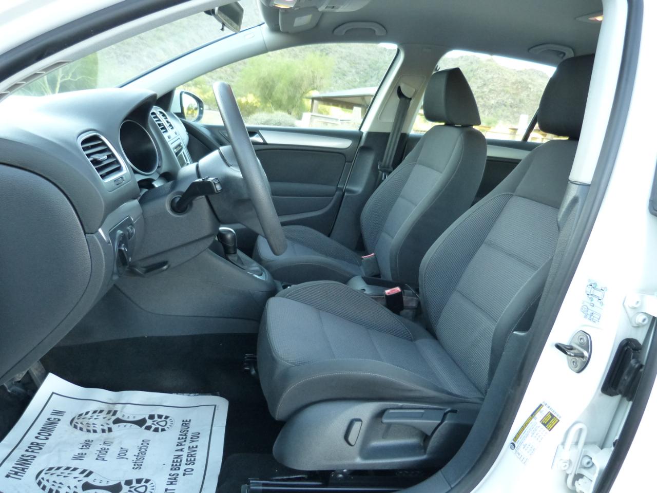 Volkswagen Golf 2.5L 4-Door 2011