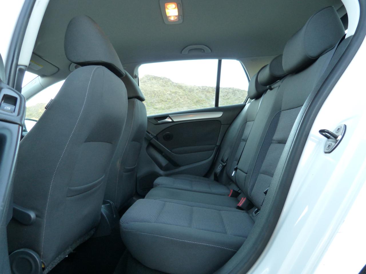 Volkswagen Golf 2.5L 4-Door 2011