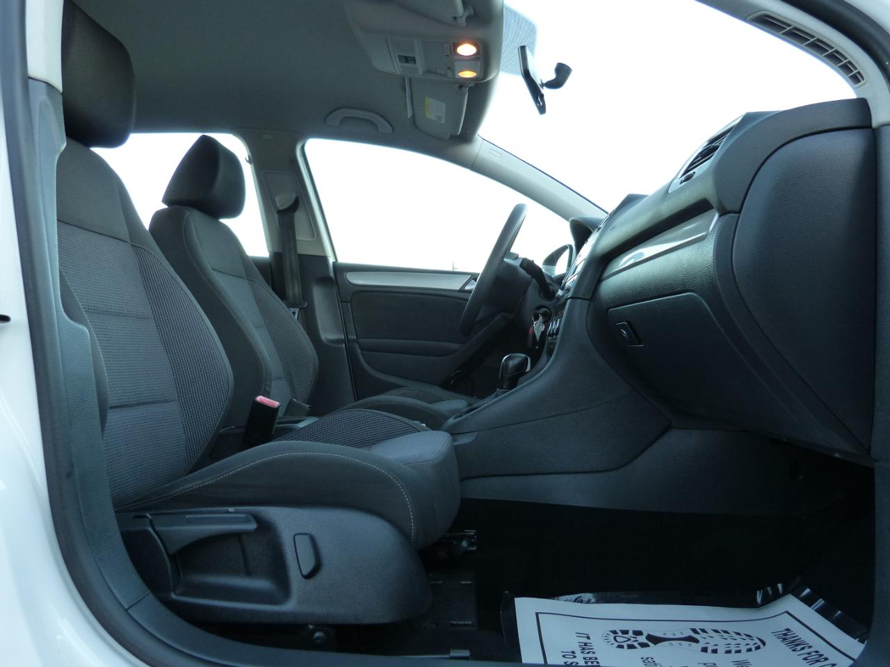 Volkswagen Golf 2.5L 4-Door 2011