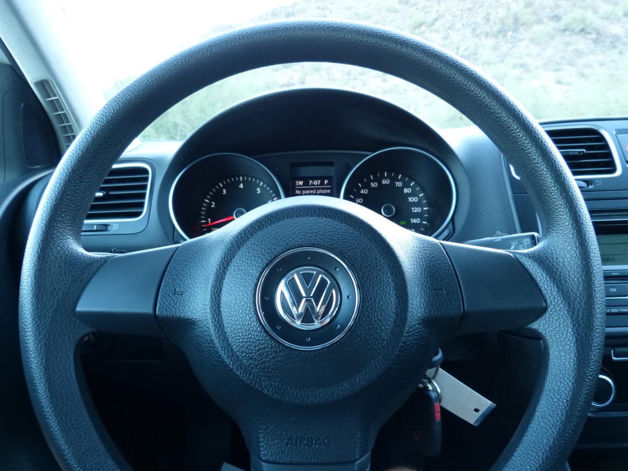 Volkswagen Golf 2.5L 4-Door 2011