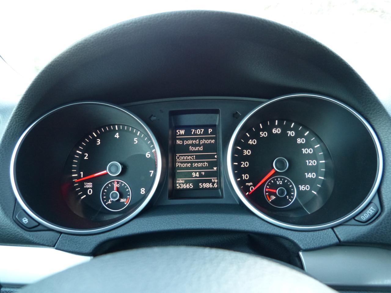 Volkswagen Golf 2.5L 4-Door 2011