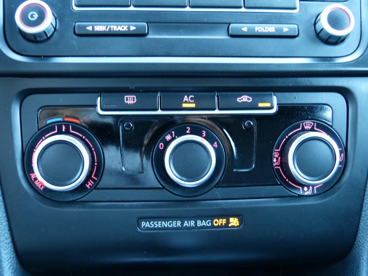 Volkswagen Golf 2.5L 4-Door 2011