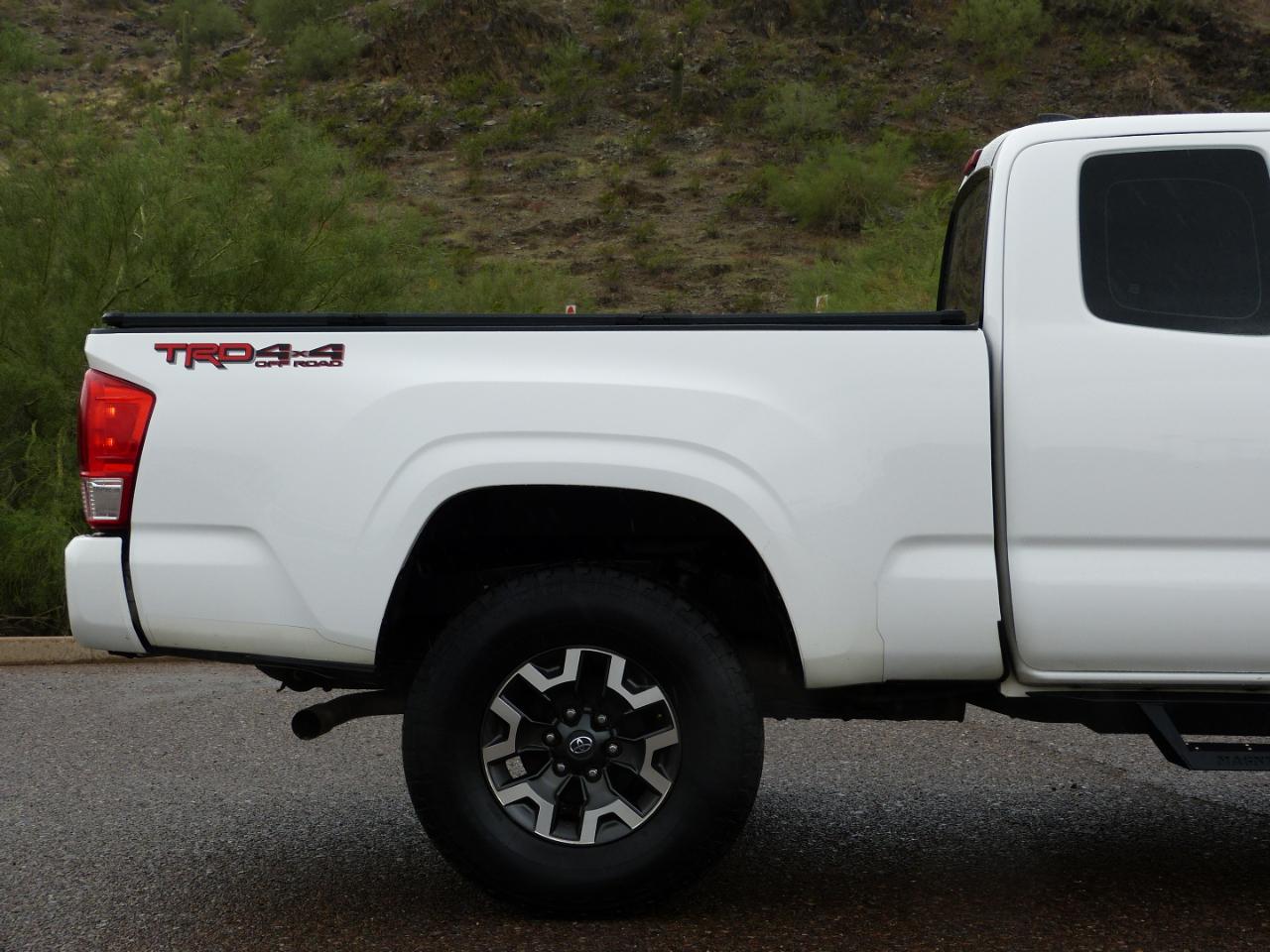 Toyota Tacoma SR5 Access Cab I4 6AT 2WD 2016