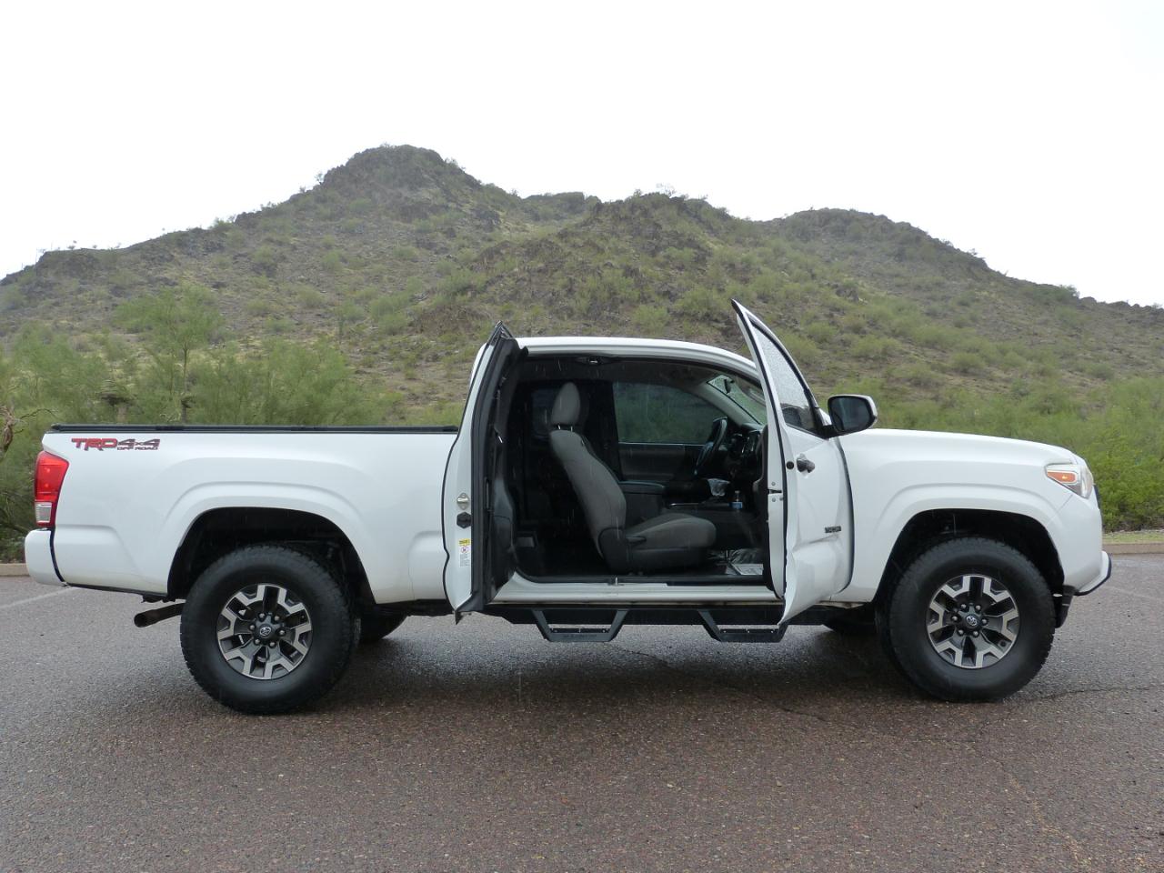 Toyota Tacoma SR5 Access Cab I4 6AT 2WD 2016