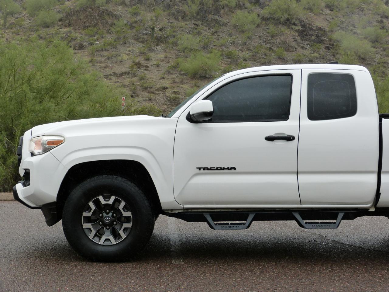 Toyota Tacoma SR5 Access Cab I4 6AT 2WD 2016