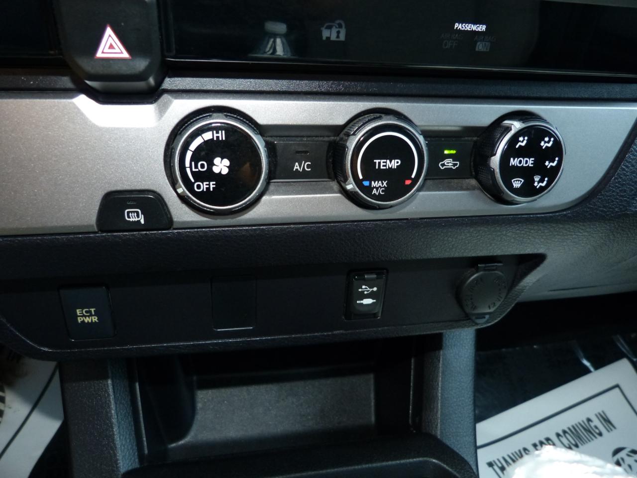 Toyota Tacoma SR5 Access Cab I4 6AT 2WD 2016