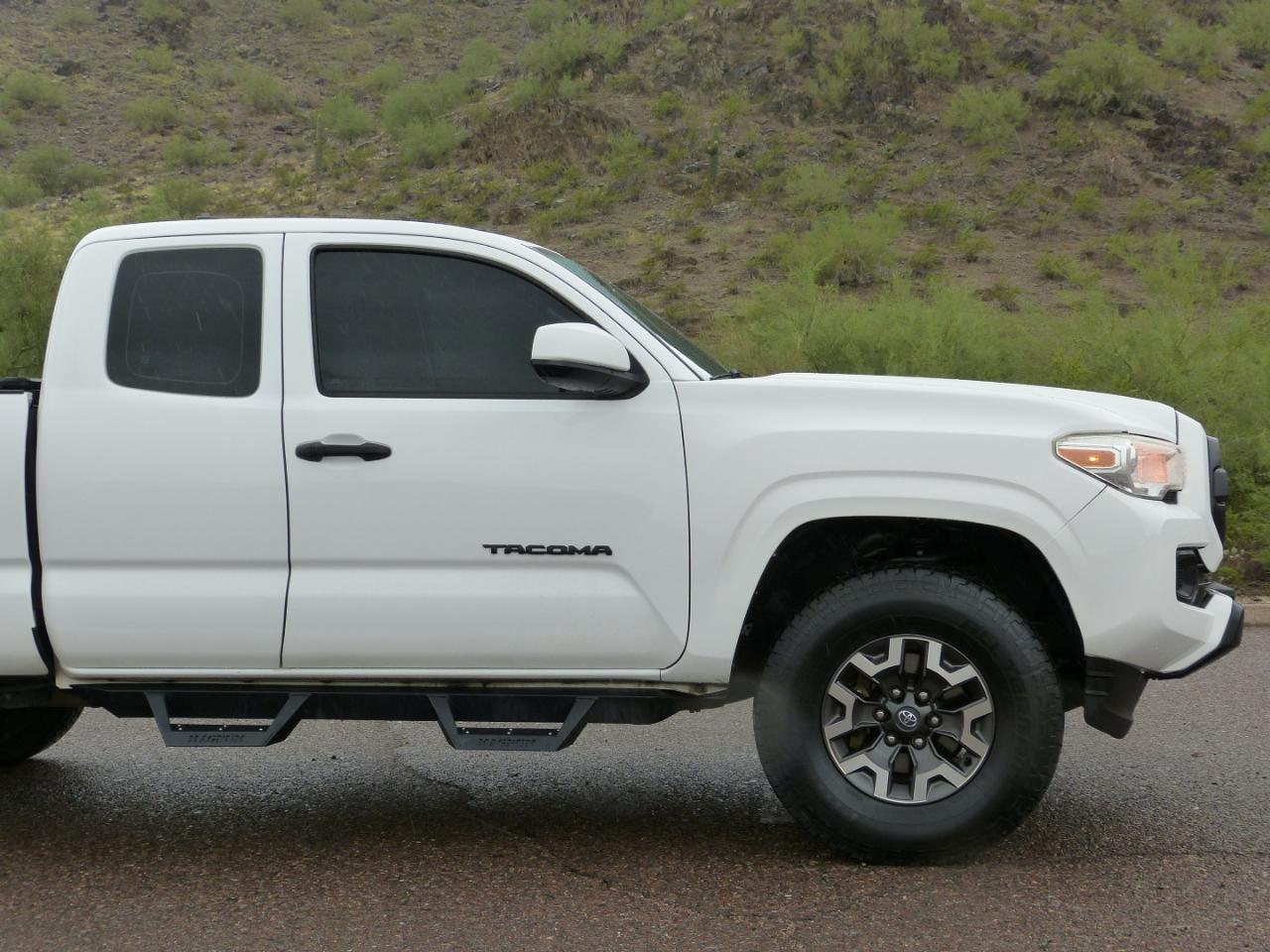 Toyota Tacoma SR5 Access Cab I4 6AT 2WD 2016
