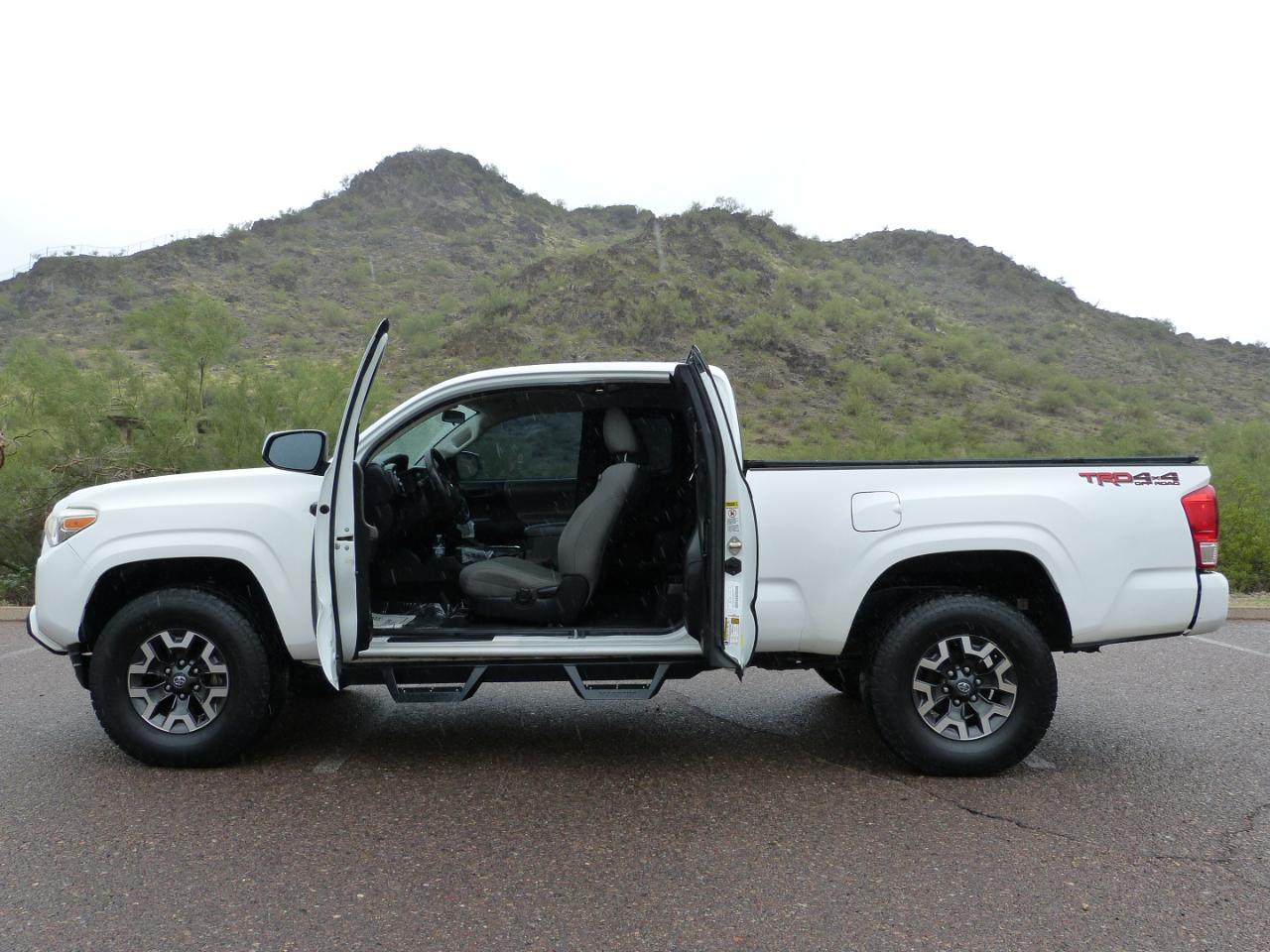 Toyota Tacoma SR5 Access Cab I4 6AT 2WD 2016