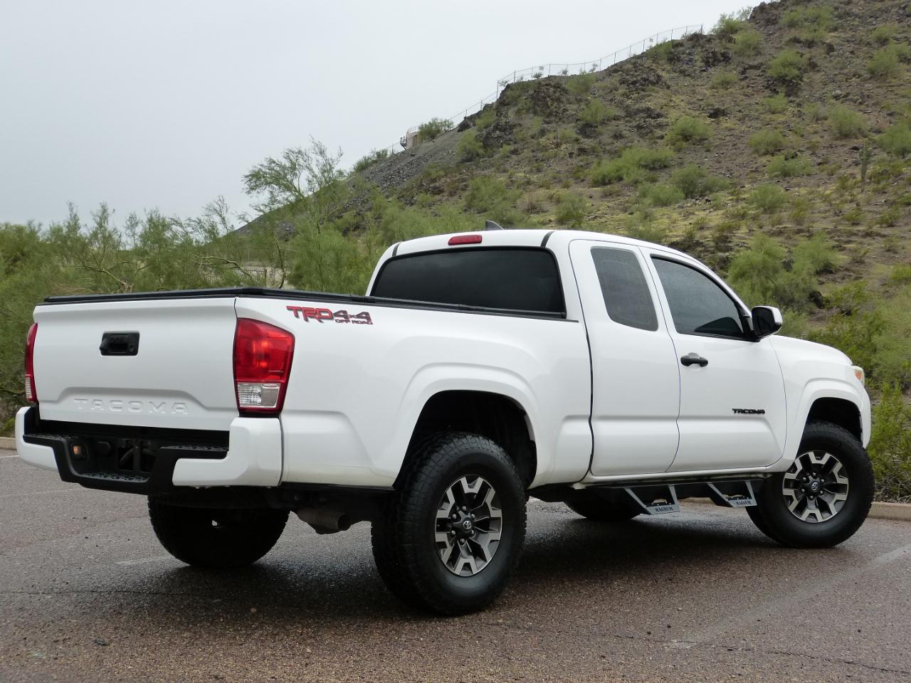 Toyota Tacoma SR5 Access Cab I4 6AT 2WD 2016