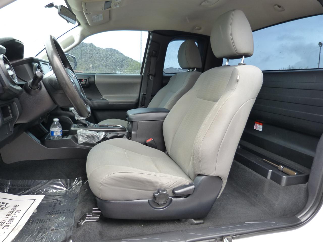 Toyota Tacoma SR5 Access Cab I4 6AT 2WD 2016