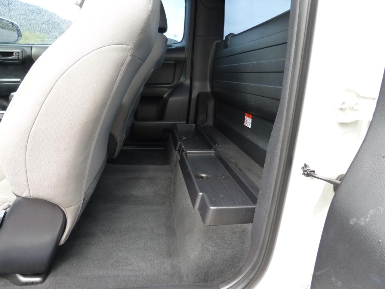 Toyota Tacoma SR5 Access Cab I4 6AT 2WD 2016
