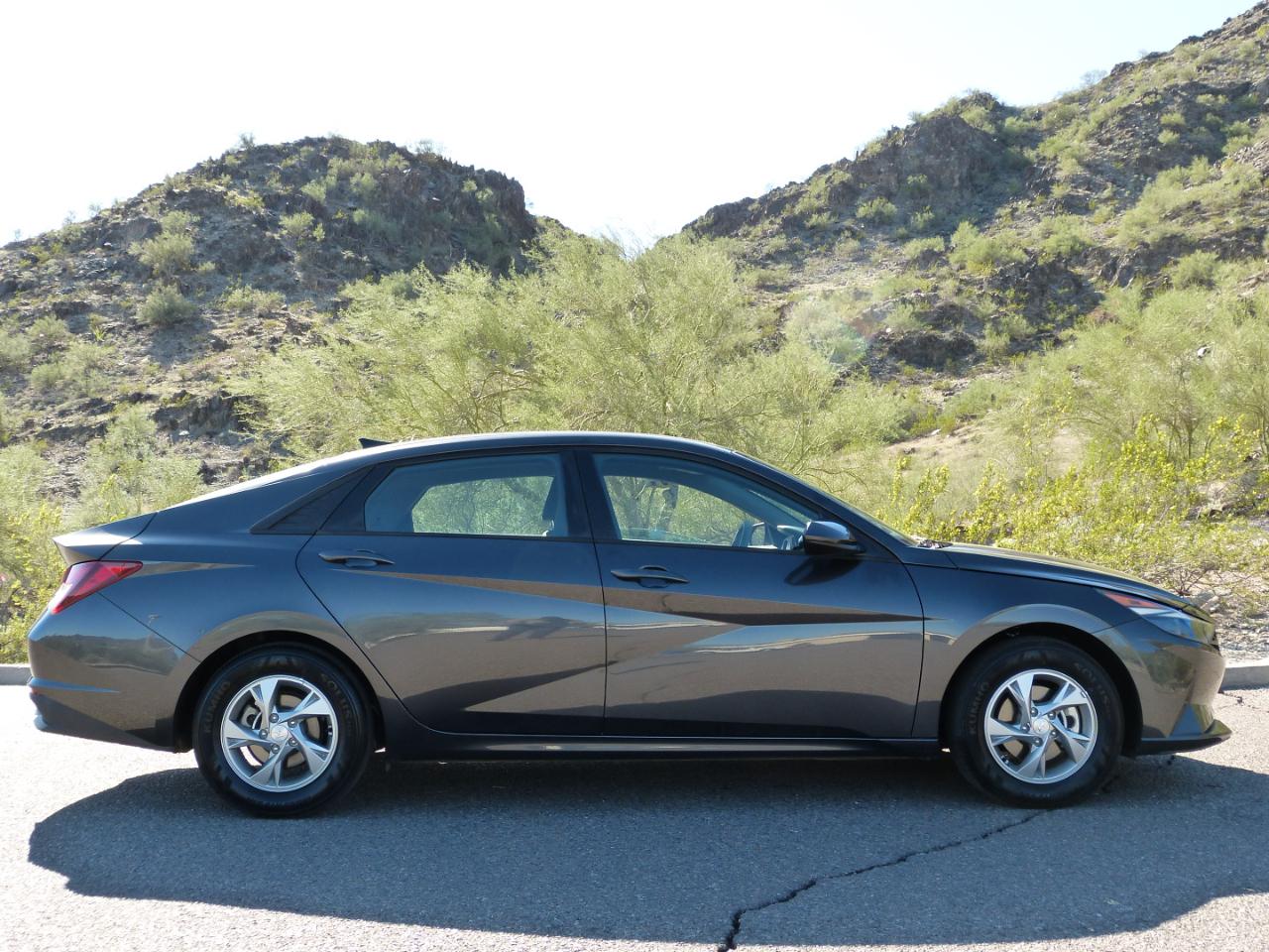 Hyundai Elantra SE 2021