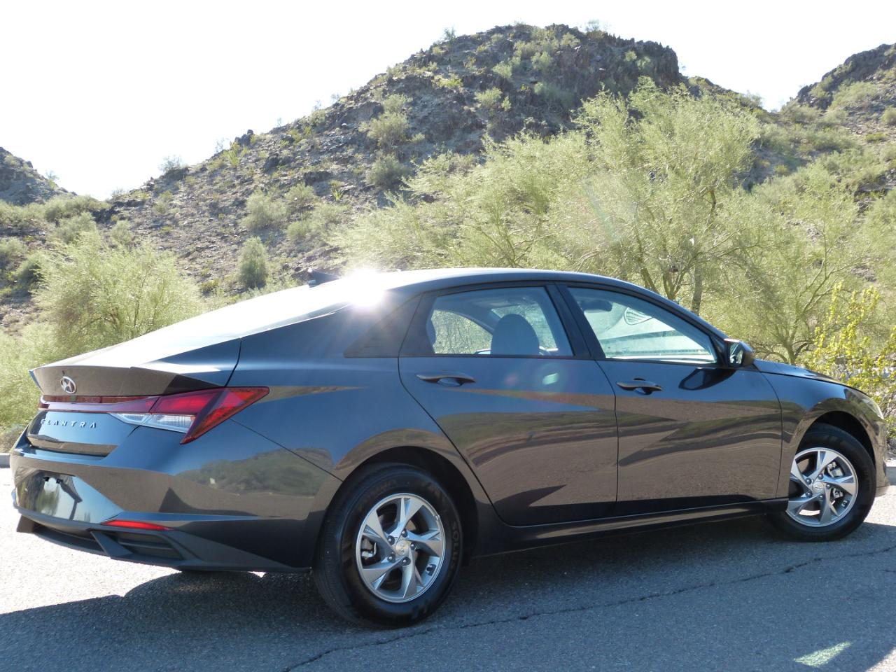 Hyundai Elantra SE 2021