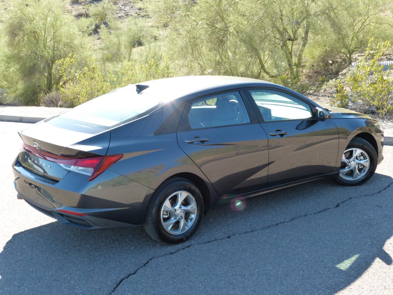Hyundai Elantra SE 2021