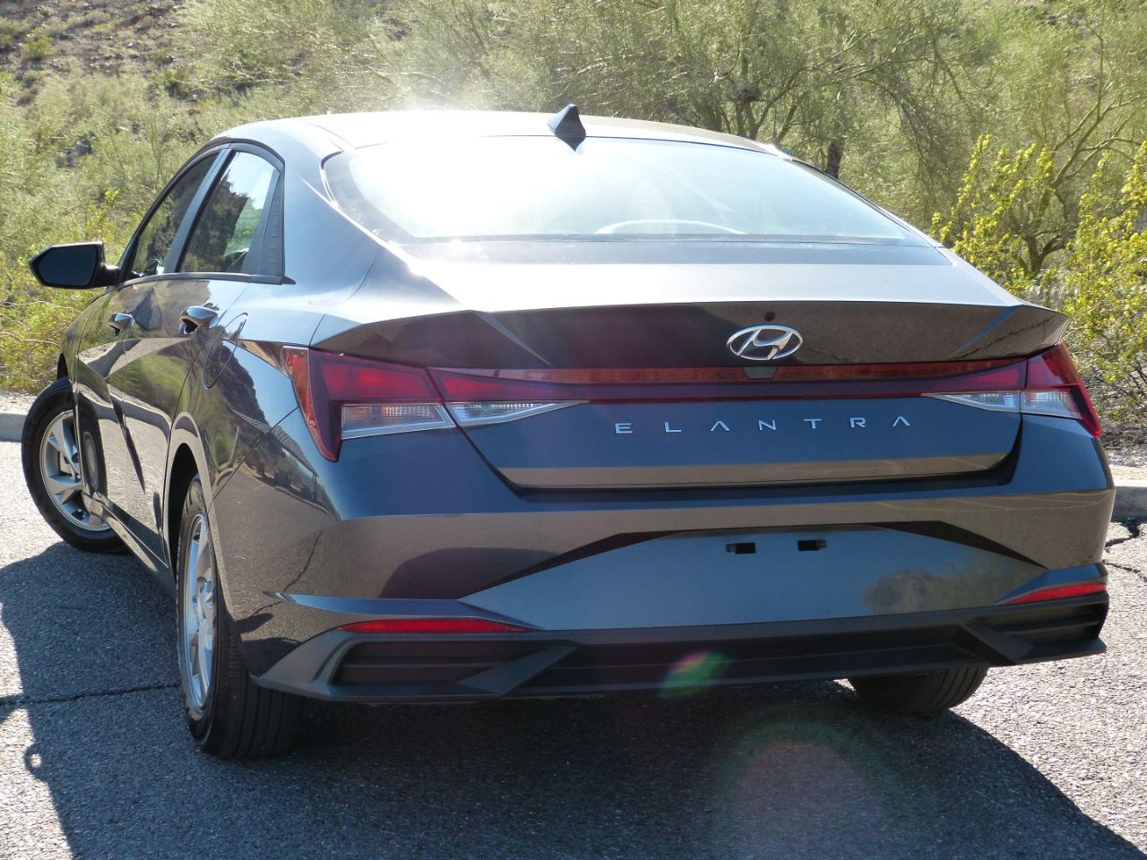 Hyundai Elantra SE 2021