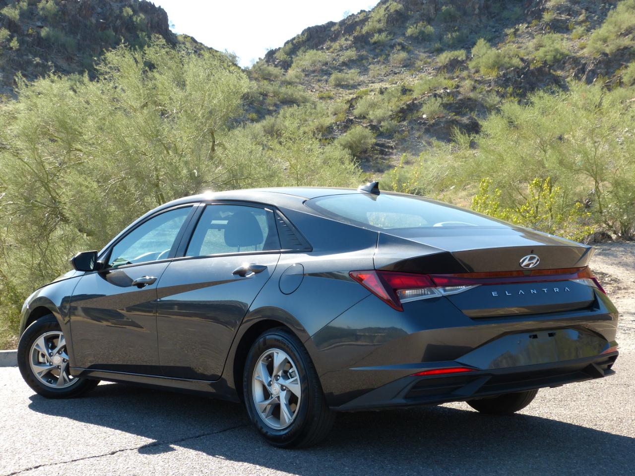 Hyundai Elantra SE 2021