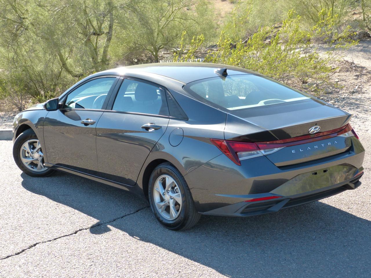 Hyundai Elantra SE 2021