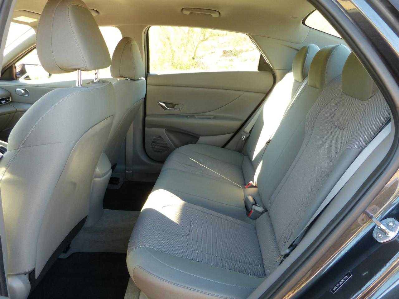 Hyundai Elantra SE 2021