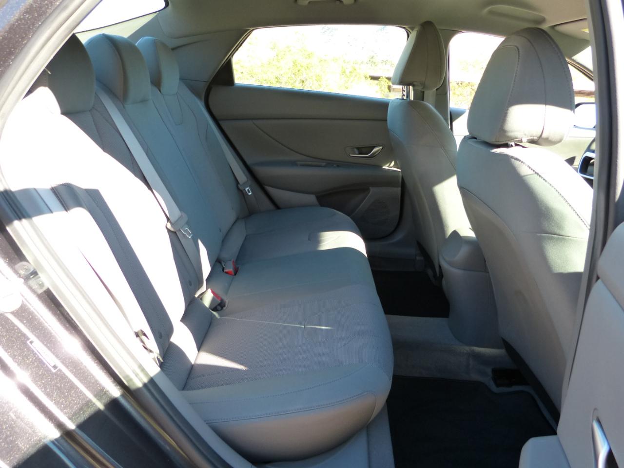 Hyundai Elantra SE 2021
