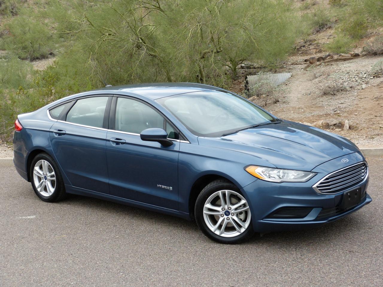 Ford Fusion Hybrid S 2018